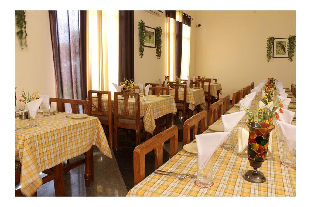 Geetanjali Hotel & Motel Бхаратпур Экстерьер фото